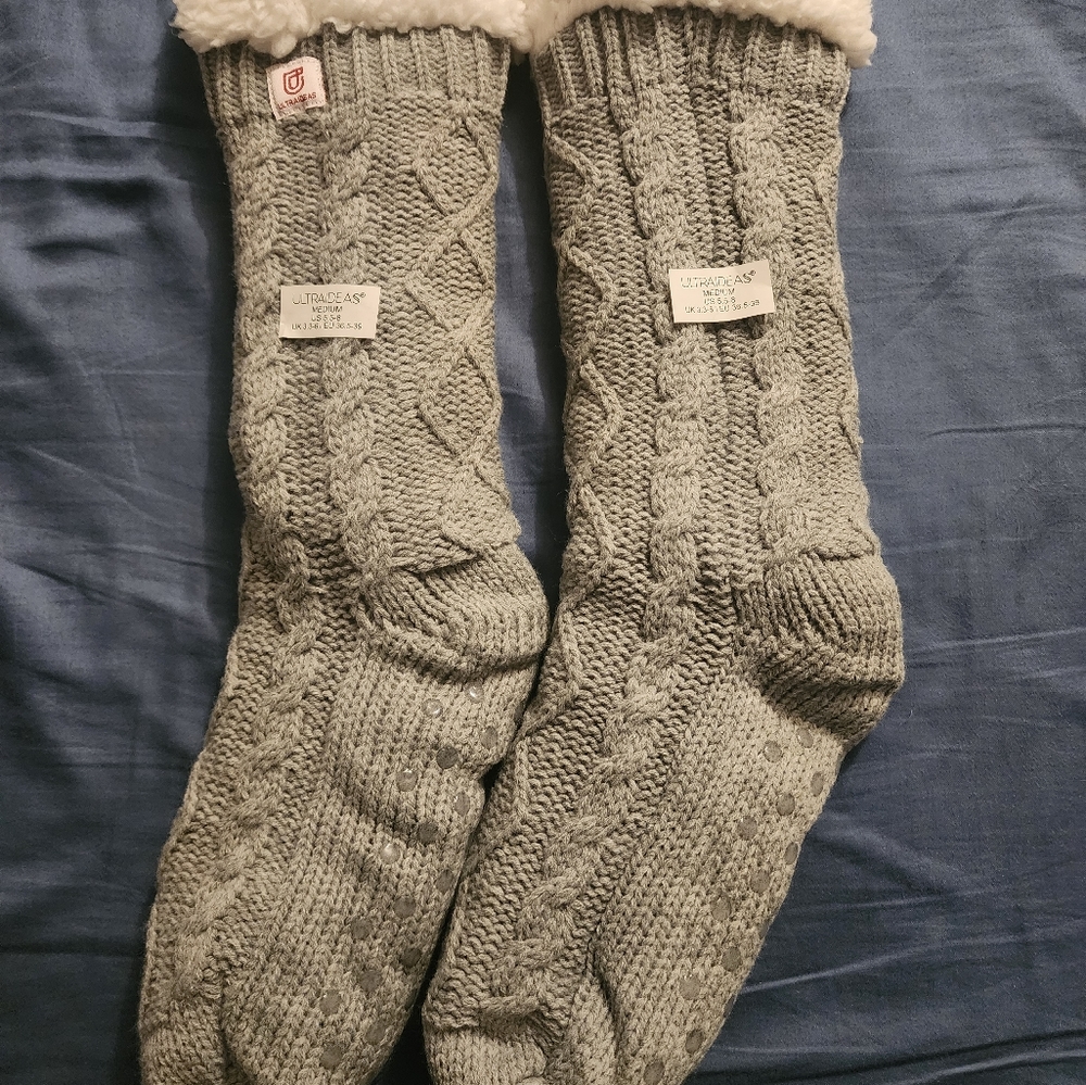 Womens Mid calf sweater knit slipper socks